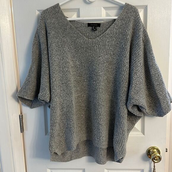 ATMOSPHERE Sweater  - Picture 1 of 2